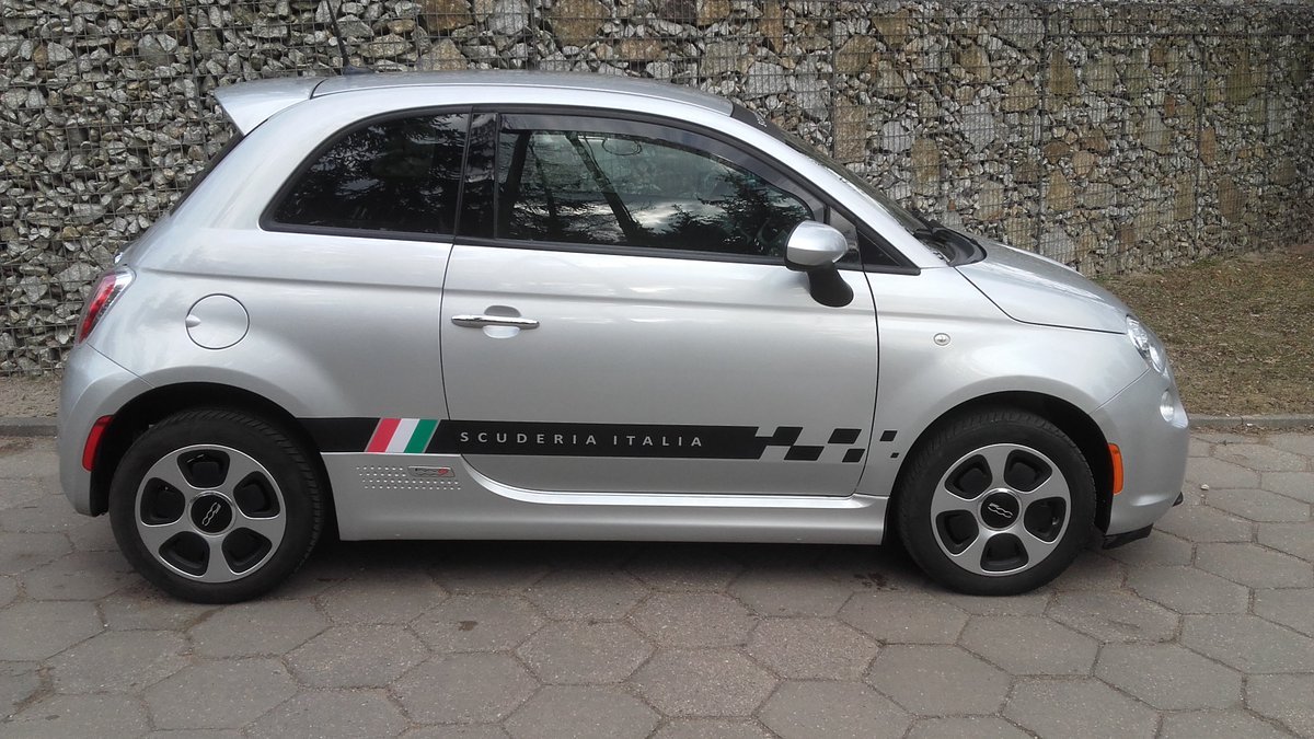 ElectriCars_pl's tweet photo. #fiat500 #fiat #500e #ElectricVehicle #ElectricCar #electricars https://t.co/b1uTKVGRod