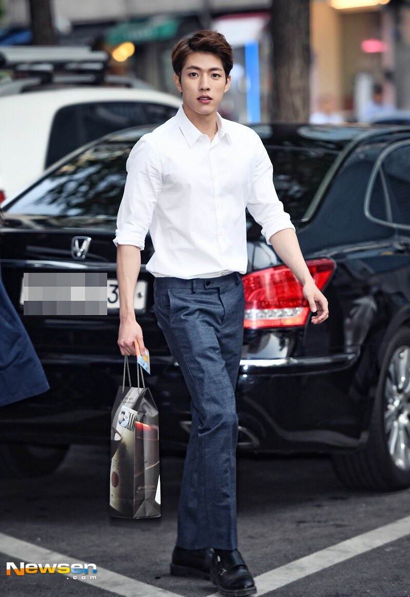 Infinite7Facts's tweet photo. [MEDIA PIC] 180418 KBS 1TV Drama "Love Return" Wrap Up Party - #인피니트 Sungyeol (cr : Newsen) https://t.co/XlAeVGNQSG