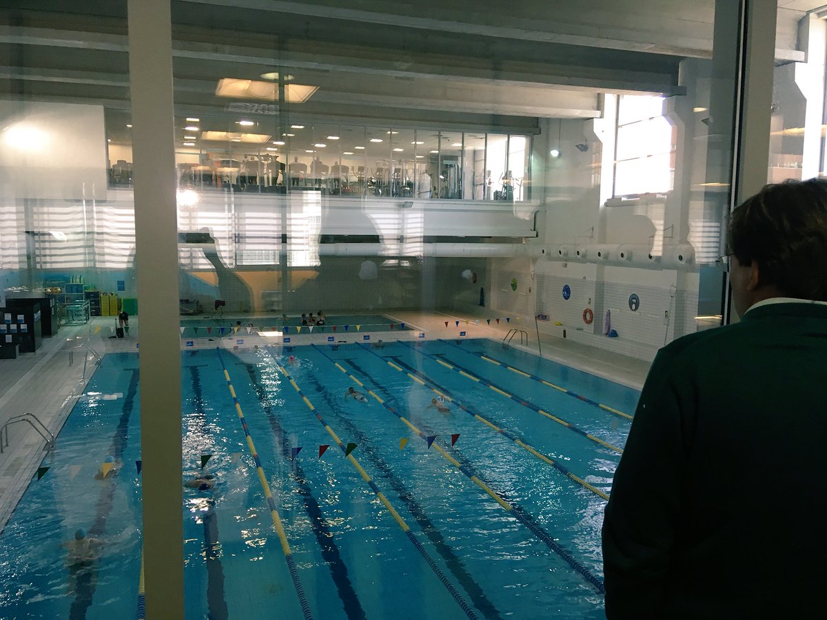 belencilla8's tweet photo. Lamentable ver como el equipo de @AhoraMadrid quiere acabar con el excelente trabajo que se hace en el #CentroDeportivoAntonioDiazMiguel (uno de los mejores valorados de Madrid) priorizando su ideología ante los trabajadores, servicio y usuarios @subrogalos5 https://t.co/X8YAd3Czvi