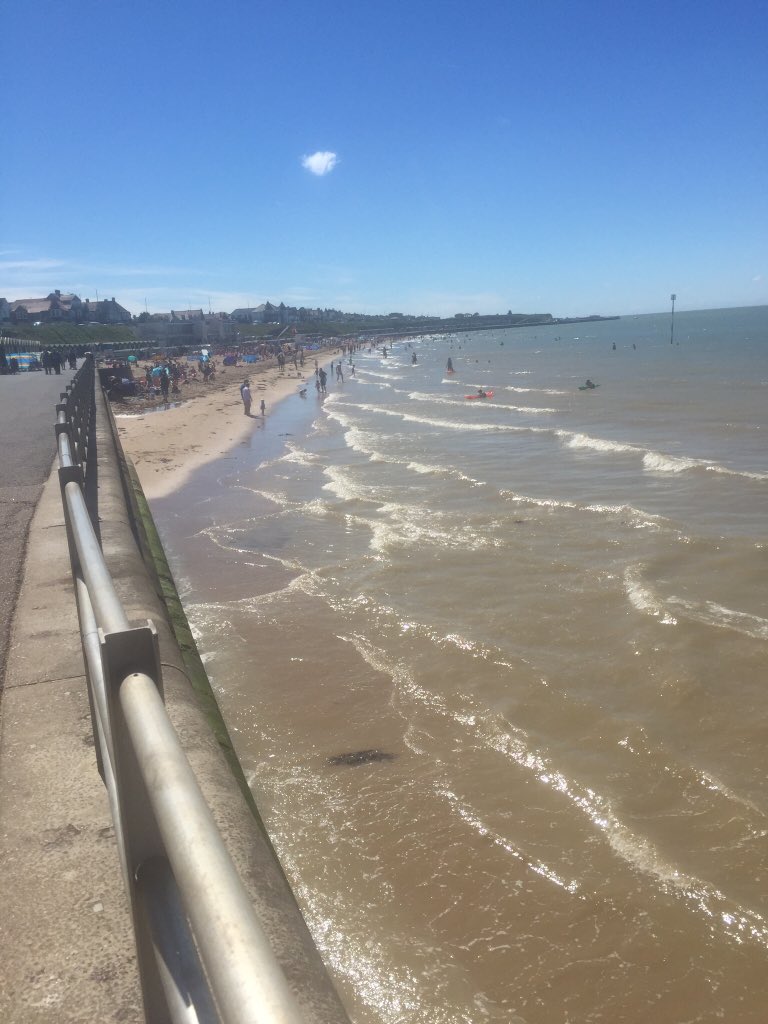 Carolinelashes8's tweet photo. Beautiful day here in #margate #heatwave https://t.co/gRYqgJ3YLv