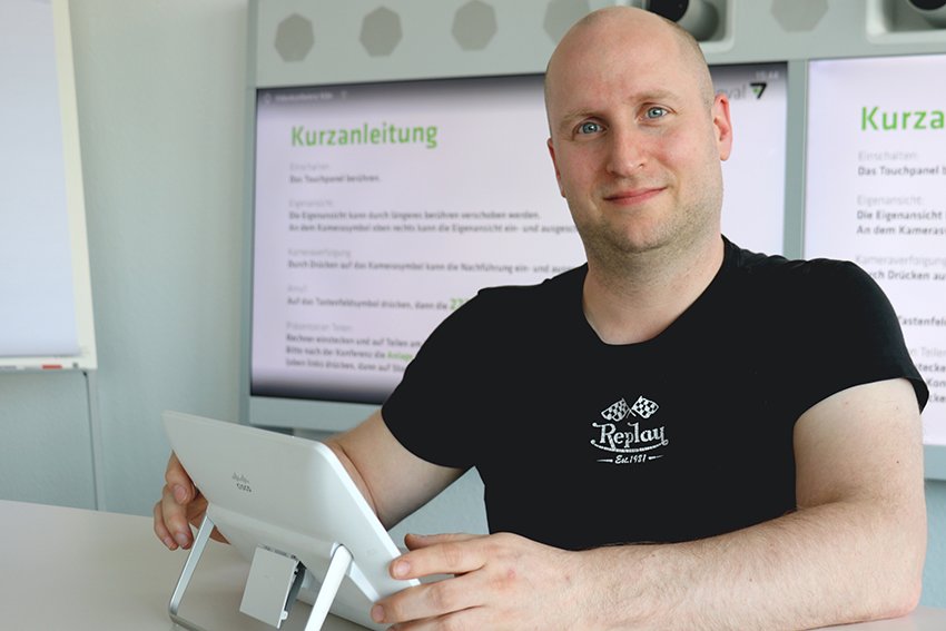 avenga_germany's tweet photo. Wir suchen einen #Administrator #Helpdesk (m/w) für unsere #InterneIT in #Köln! Zum #Job: https://t.co/RoY85e0ftJ Wie der Arbeitsalltag aussieht? Lies das Interview mit unserem #Systemadministrator Michael: https://t.co/UWv2jlnGXg https://t.co/YcEtWf0AD9