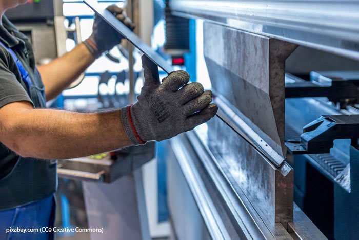 bbsr_bund's tweet photo. Innovative und auf dem Weltmarkt führende Unternehmen sind auch in ländlich-peripheren Regionen angesiedelt. Eine BBSR-Studie untersucht, inwieweit diese "Hidden Champions" die wirtschaftliche Entwicklung von Kleinstädten unterstützen. https://t.co/KtdrS4Y1zv https://t.co/pPnaSyz0PA