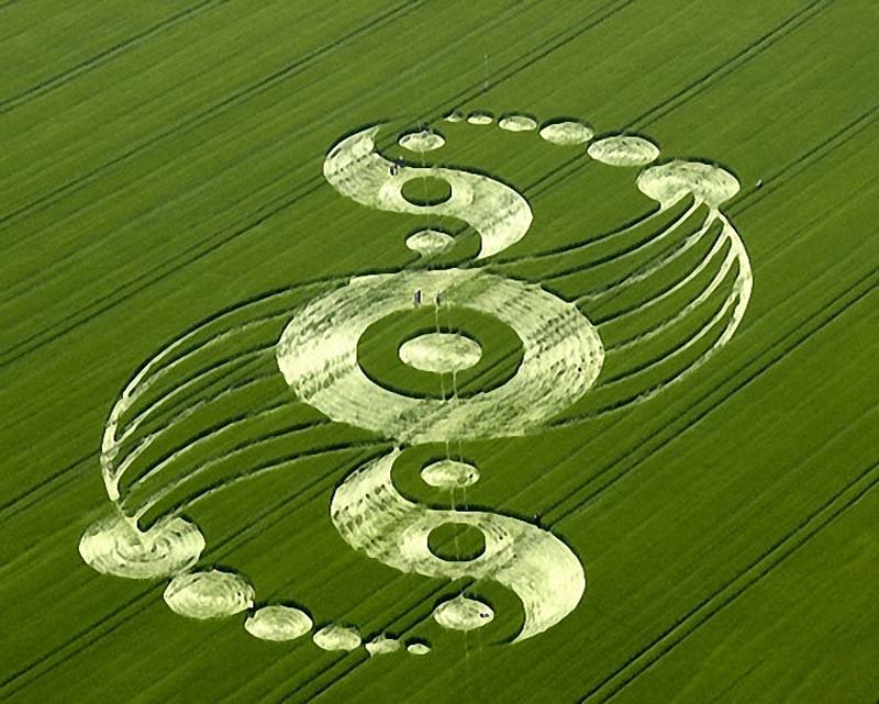 DNPACQUY's tweet photo. CROP CIRCLES VÒNG TRÒN BÍ ẨN – TUYỆT TÁC CỦA NGƯỜI NGOÀI HÀNH TINH https://t.co/Y5rOsv7V6O