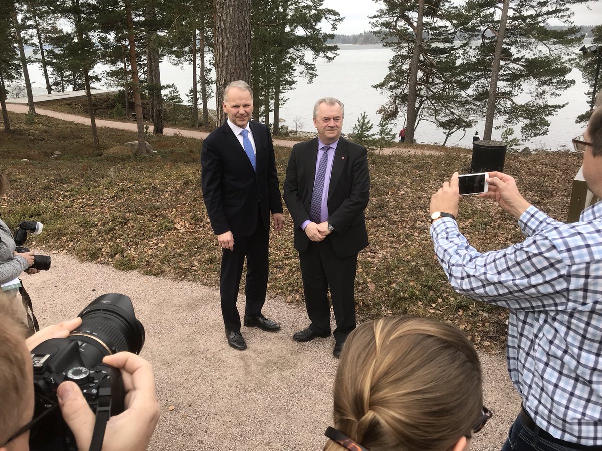 AndersAhnlid's tweet photo. Ministers Sven-Erik Bucht and Jari Leppä deepen #forest and #bioeconomy cooperation between #Sweden and #Finland at #ForestFriendsForever @mmm_fi conference @Hanaholmen. Also welcome great interest in #TandemForestValues scholarships. 72 applications received! @europeanforest https://t.co/rYaaxZ9OPs