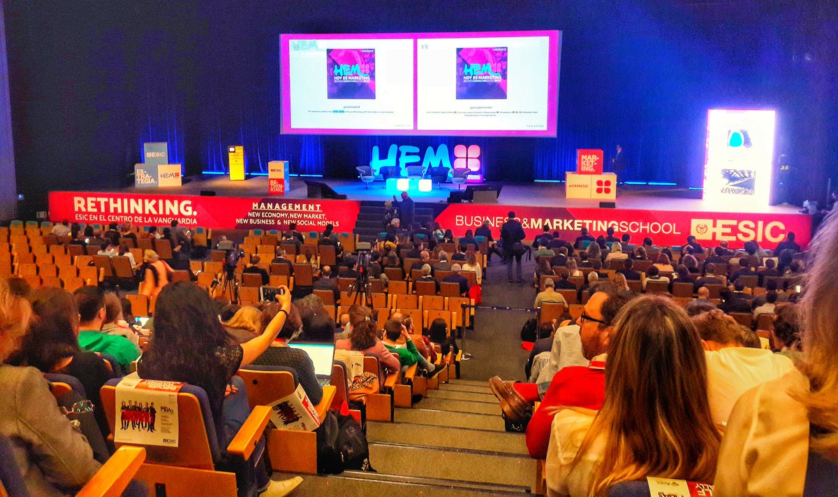 Alex_Lopez_79's tweet photo. Hoy desconectamos de la oficina y venimos con ganas de aprender al 15° evento de Hoy Es Marketing  #HEMESIC https://t.co/IXT0Sb04En