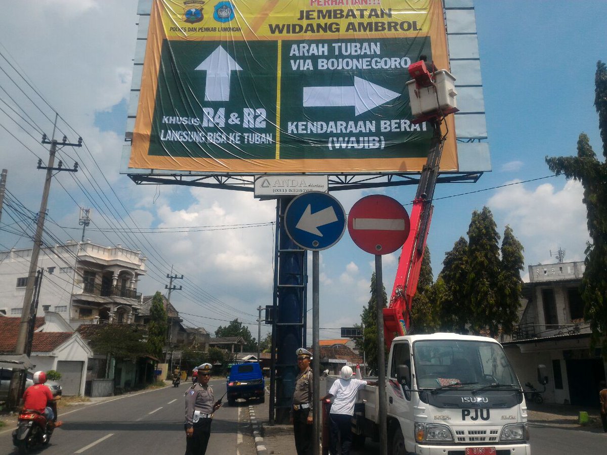 Bagi pengendara yg dari arah Surabaya ke Tuban utk R4 &amp; R2 bisa langsung ke arah Tuban sedangkan utk kendaraan berat agar lewat jalur alternatif via Bojonegoro