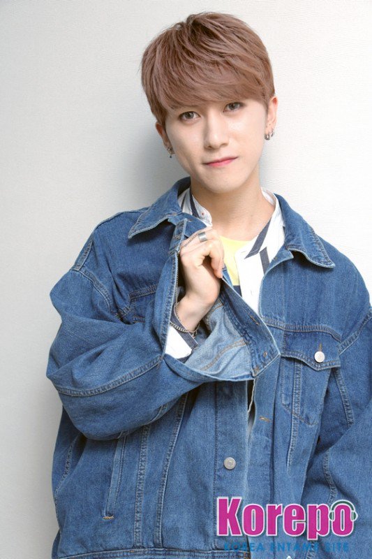 Kkorepo's tweet photo. ＃ロイ　さんは、「初めて番組に出演したとき、日本のファンの方が100人以上来てくれて、そのときスタッフさんもみんなビックリしたんですけど、すごく自信をもらいました」とファンとの出会いについて語ってくれました！
https://t.co/sVQ87NvKGD ＃TARGET https://t.co/2NgBVhvaiu