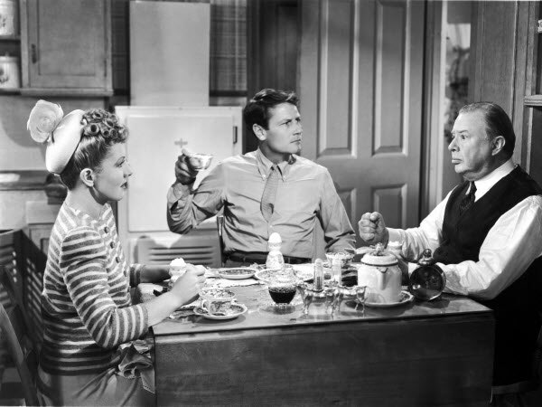 Videostoregrl's tweet photo. The 4 films that might define me today: 

The More The Merrier
Room with a View
My Brilliant Career
Paths of Glory

#FilmStruck4 https://t.co/UXgZZ1TyaT