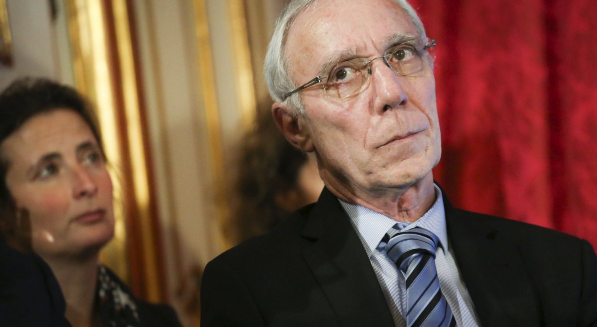 #Enquête Révélations ce matin dans <a href="/AlterEco_/">Alternatives Economiques</a> sur ces magistrats de la Cour de cassation qui disent le droit tout en intervenant en tant que conférencier pour le compte de l'entreprise qu'ils sont en train de juger bit.ly/2JWypMw