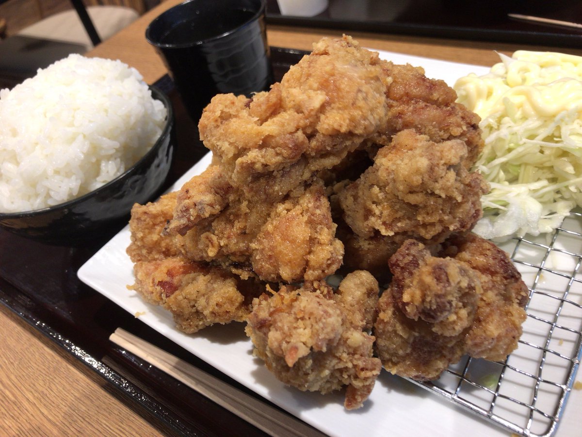 どこでも コ コ ア ランチ 神戸 鳥さく 定食 からあげ 山盛り から揚げマウンテン定食 1人で食べるとカロリーオーバー T Co G3xmthrqkj Twitter