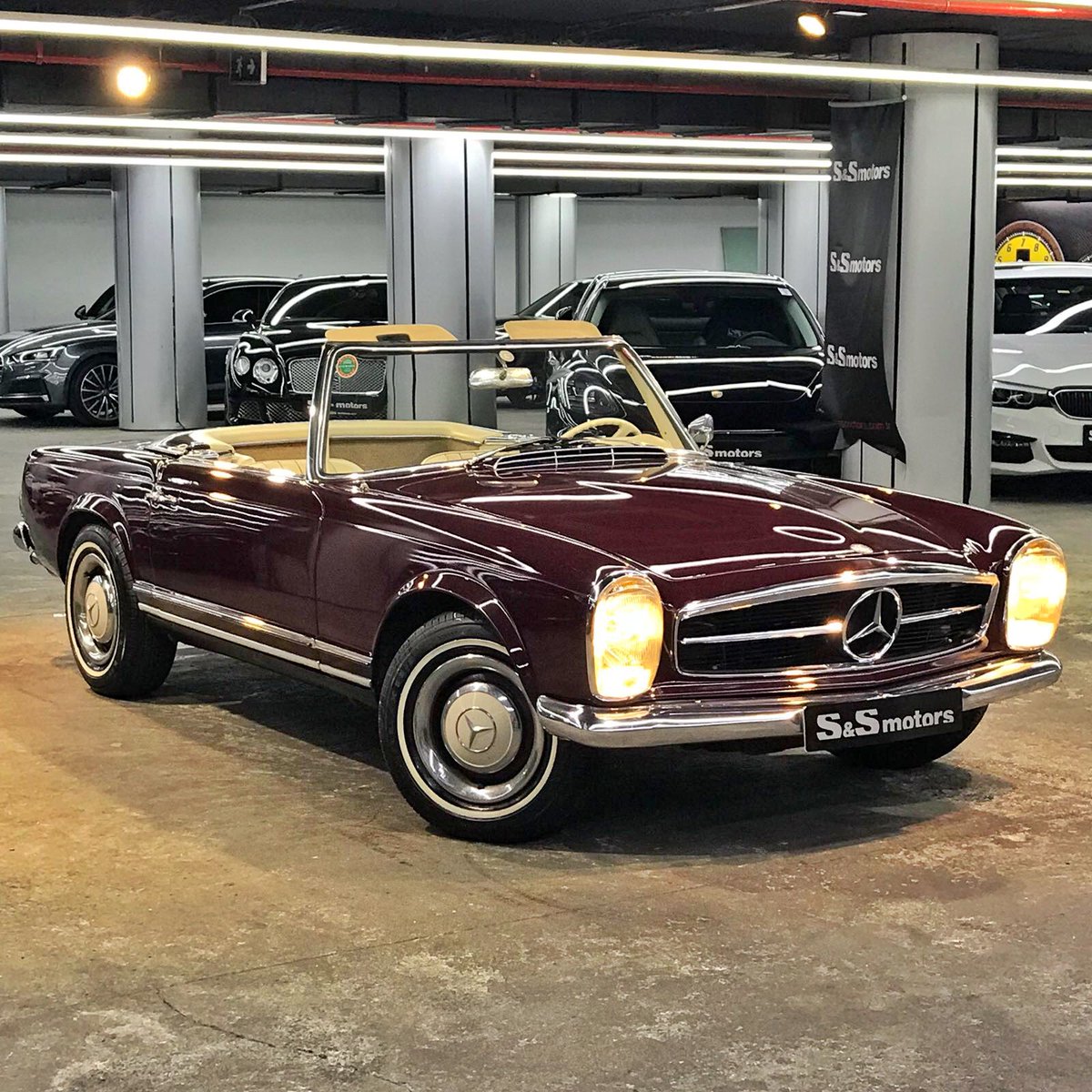 SSmotors's tweet photo. #230SL #Pagoda #MercedesPagoda #ClassicMercedes #MercedesClassiche #biggestselection #biggestcollection #nowhereelse https://t.co/ApTHzdB1xG