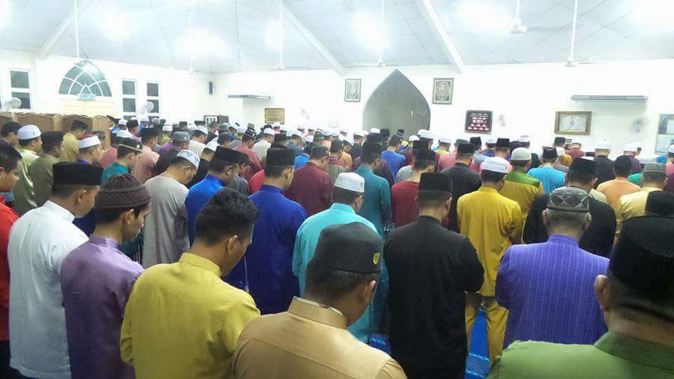 Pemudabaling201's tweet photo. KP #BNBaling Sdr @MohdNoorMdAmin menghadiri   Majlis Bacaan Yassin dan Makan Malam bersama Warga PDRM bertempat di IPD Baling https://t.co/SIDptuH40s