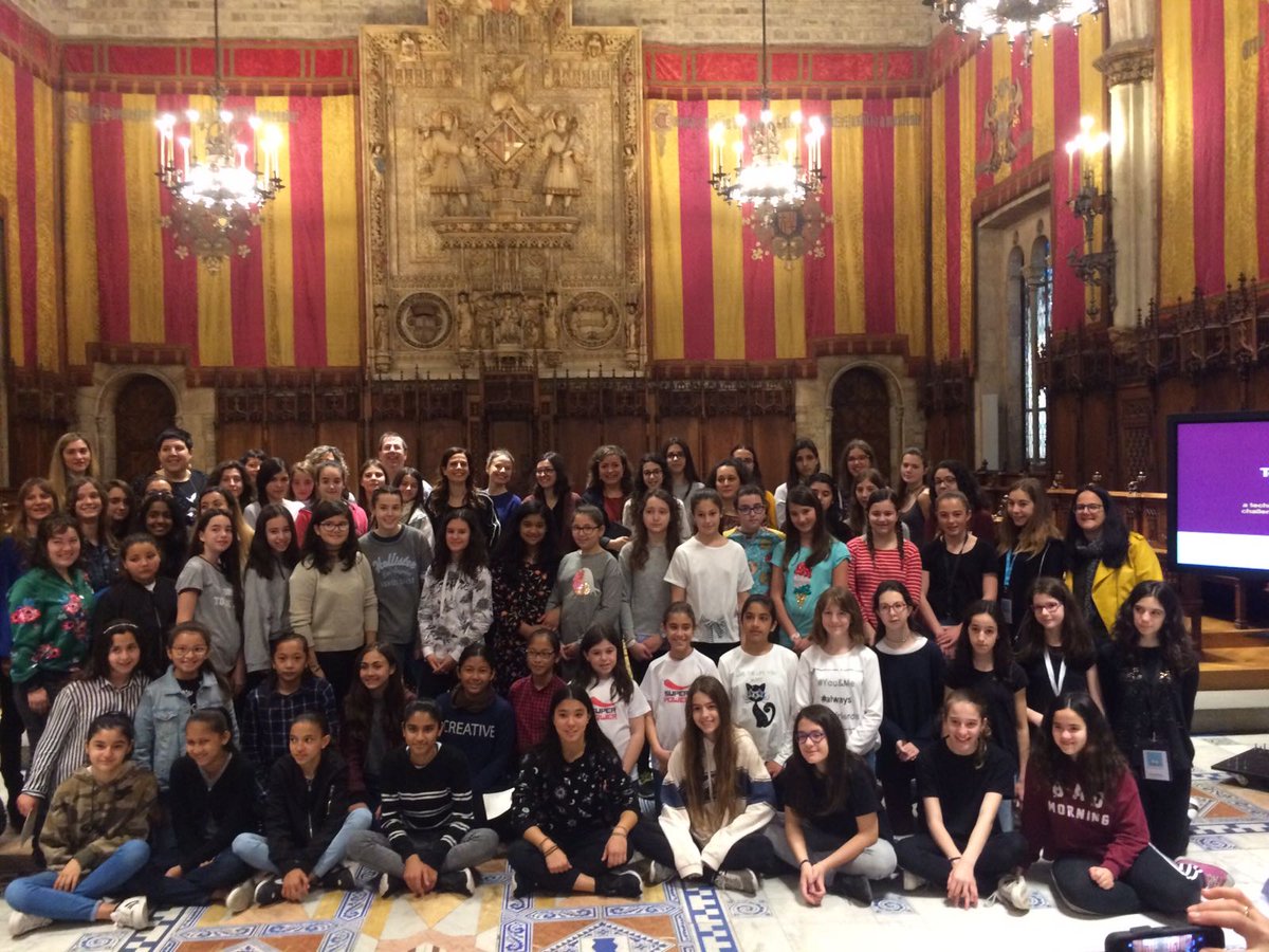 AlbalatAna's tweet photo. Venim a l'ajuntament de Barcelona a presentar #DigiApp del projecte @technovation per promoure les vocacions STEAM en noies @InsErnestLluch #STEMcat https://t.co/TUIClwkJwP