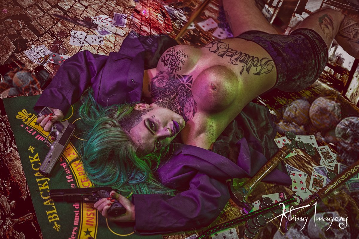 kthing_imageryx's tweet photo. #damagedlife #ladyjokerfollow me on instagram @kthing_imagery_x , @PhoenixMadina #meangreen https://t.co/SJINH1XLXn
