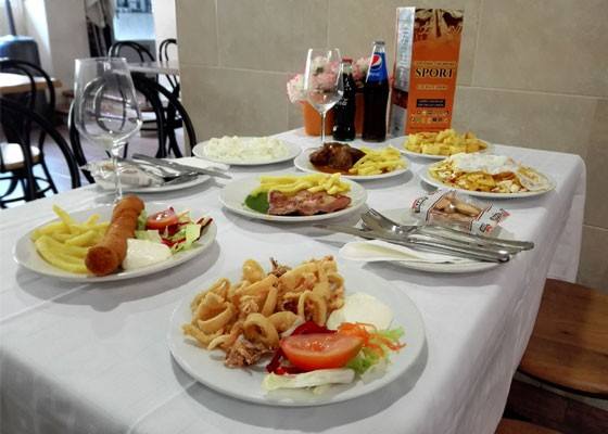 Chequeoferta's tweet photo. ¡Nuevo ofertón en Sport Bar de Vistalegre!
Elige tus 4 platos (Churrasco, Calamaritos, Carrillada, Flamenquín, Boquerones... ) + tu Postre + Pan + 2 Bebidas, y paga SÓLO 14,95€ mostrando tu #chequeoferta! ;-)
Consíguelo aquí https://t.co/rnqr898imI https://t.co/1fH9cn8Ooe