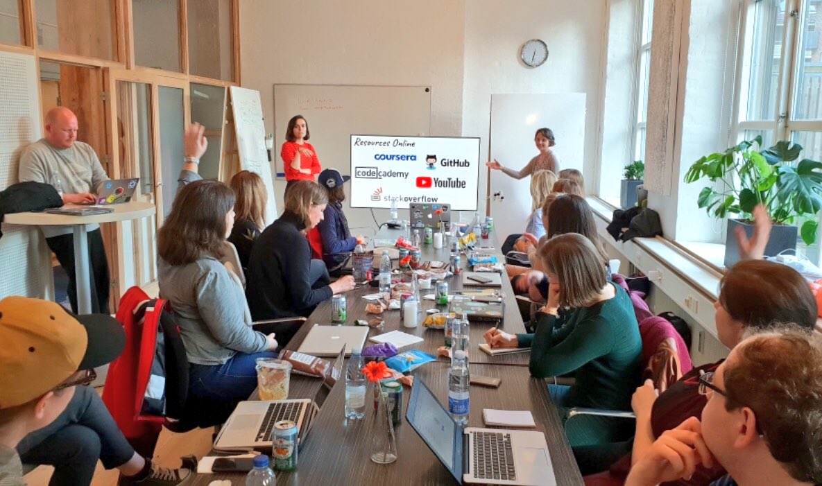Codher_com's tweet photo. Thank you to all participants of our pop-up programming at Rise Digital. And a special salute to Mireya and Olga's for sharing their experiences as developers. #codher #womenwhocode #programming #girlswhocode https://t.co/wI8OYs8r0W