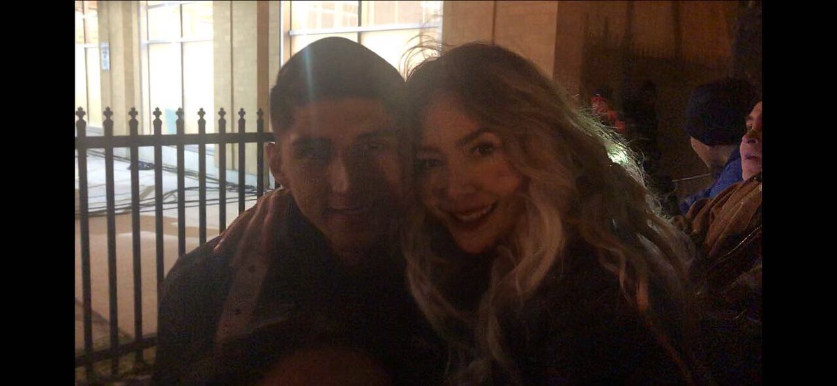 AzulReiich's tweet photo. @puliidooo I’m so happy cuz I could see my crush ❤️ and 4 him come back to Twitter lol! He’s so handsome, cute and straightforward! Thanks for this night @Chivas and @puliidooo 😍 mi amor https://t.co/gvKvTFZnAc
