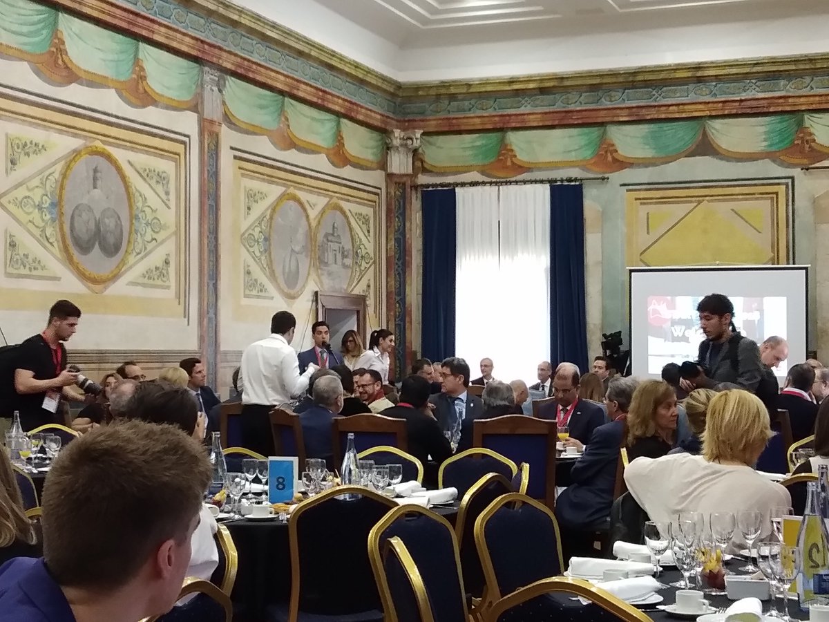 BrightBiz_eu's tweet image. #startupole starts with @escorchado11 #vipbreakfast #Startups