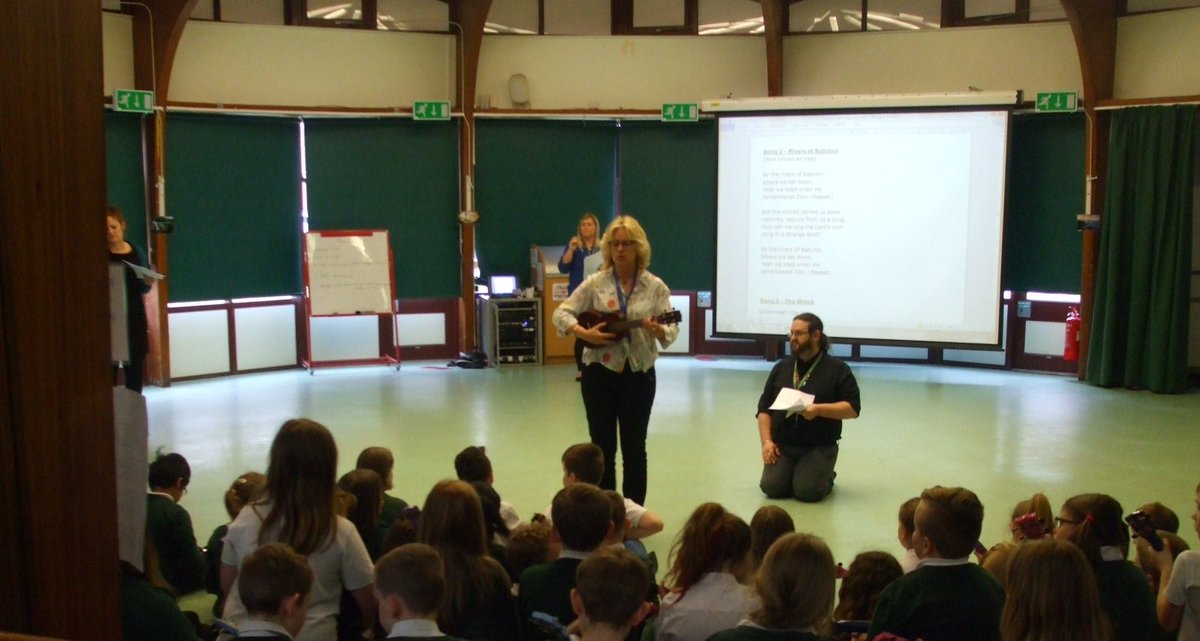 ParklandSch's tweet photo. Year 3&4 busy rehearsing for their music extravaganza!
Today 2.20pm-3.00pm and again 6.00pm-6.40pm https://t.co/lukwIavl11