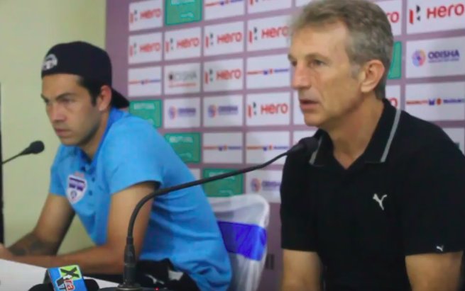 TFGfootball's tweet photo. FULL VIDEO: Mohun Bagan coach Shankarlal Chakraborty, Bengaluru FC gaffer Albert Roca and yesterday's hat-trick hero Miku react to #MBvBFC right after the match... #HeroSuperCup #indianfootball
WATCH HERE: https://t.co/sM7P95nzrM https://t.co/ddVRCgSSHC