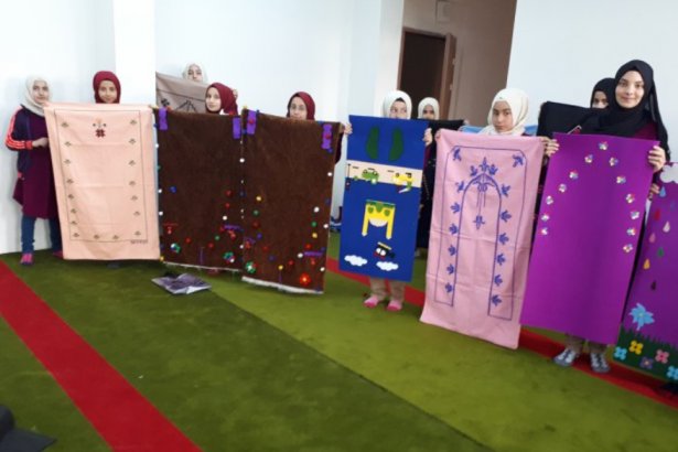 Lisede bir 'proje': Seccadem yanımda namazım aklımda... haber.sol.org.tr/toplum/lisede-…