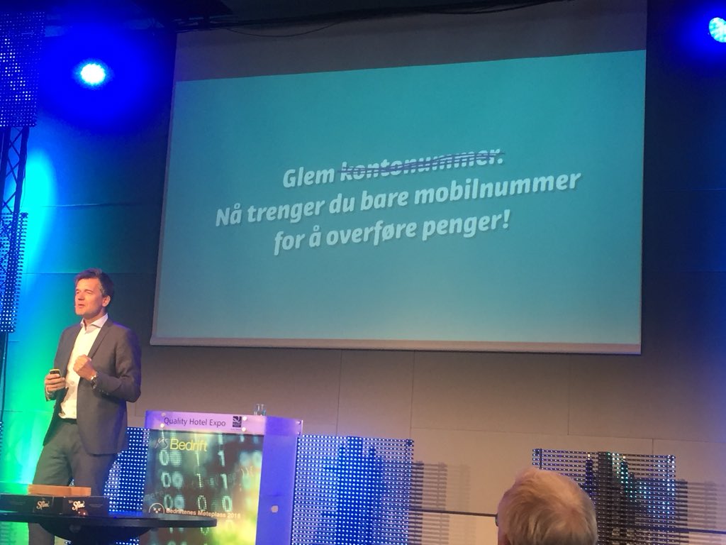 samfunnsbedrift's tweet image. Du verden hvilken kraft som ligger i kundens ønske om #forenkling. Betaling har vært blant de mest nedstøvede og minst endringsvillige innen bank, sier sjefen for #Vipps @runegarborg på #BM18.