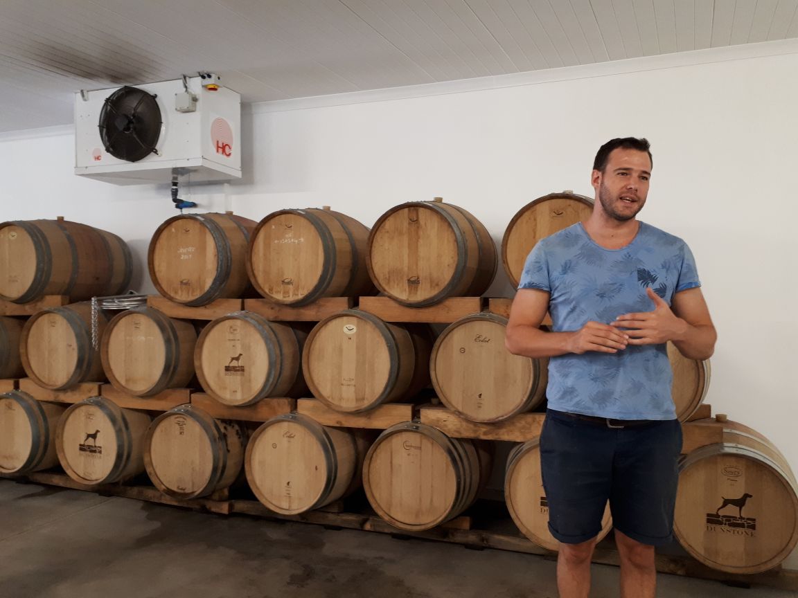 Dunstone_Estate's tweet photo. Weβre pleased to announce our appointment of Danie de Bruyn as Dunstoneβs chief Winemaker. π·Find out what his favourite Dunstone burger is: https://t.co/dYt4hH8b4m
#DunstoneFamily #Wine #heartwellington #westerncape #southafrica #Travel #DunstoneCollection #TheStoneKitchen π· https://t.co/DTtTS7sbb7