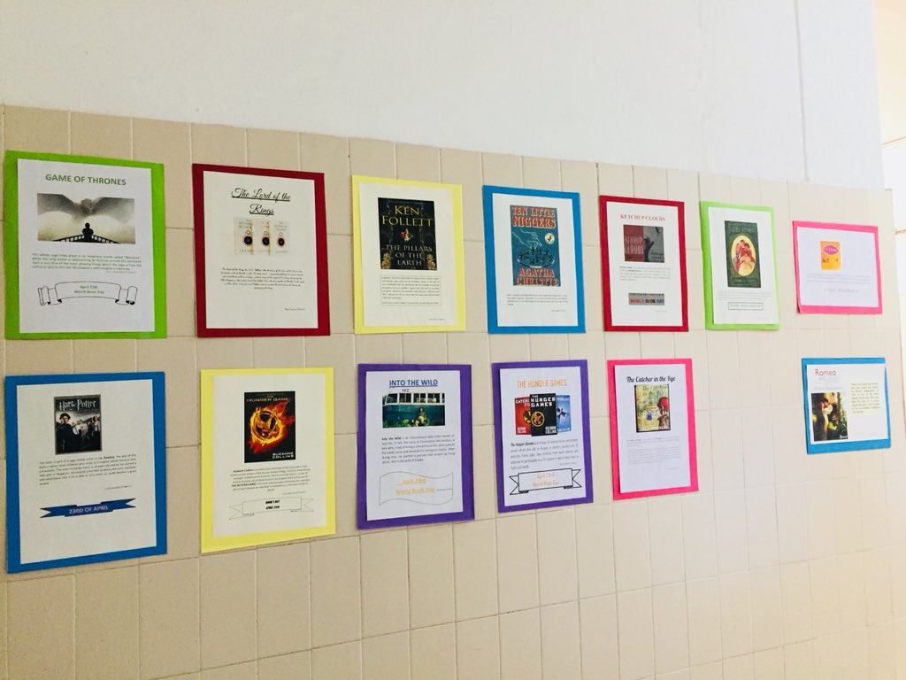 iesbernardino's tweet photo. En el @iesbernardino estamos deseando que llegue el día del libro. Nos encanta leer en todos los idiomas. Reading broadens your mind and your soul. Adivinas dónde está este pasillo lleno de lecturas en inglés? https://t.co/eSW1nKuQuH