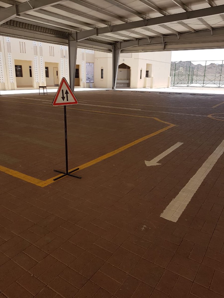alsaed_hay's tweet photo. تزويد المدينه المروريه بالاشارات التحذيريه https://t.co/XEp8l9bRpu