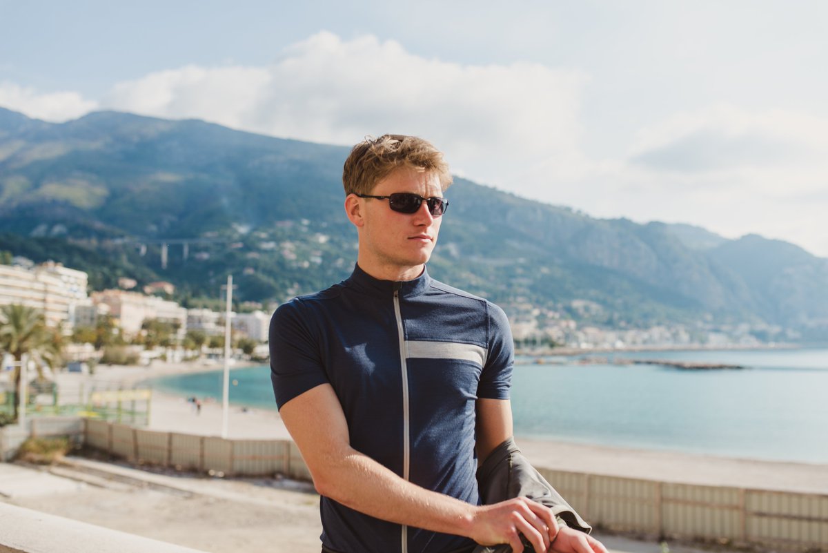 ashmei's tweet image. Peel off the layers, summer is coming!

Our Merino Classic Jersey will keep you cool as the temperatures start to rise.

#ashmeiride #cyclestyle #nojacketneeded