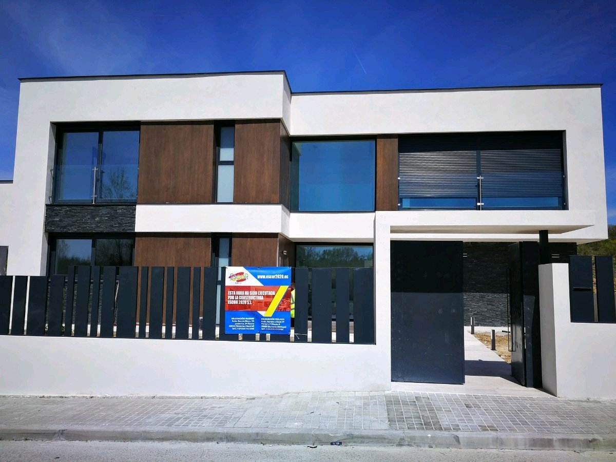 Estamos casi listos con nuestra obra de vivienda unifamiliar en  C/Cruz del Sur MAJADAHONDA (MADRID)!!!!
....
We almoust ready with our construction  in C/Cruz del Sur MAJADAHONDA (MADRID)!!!!