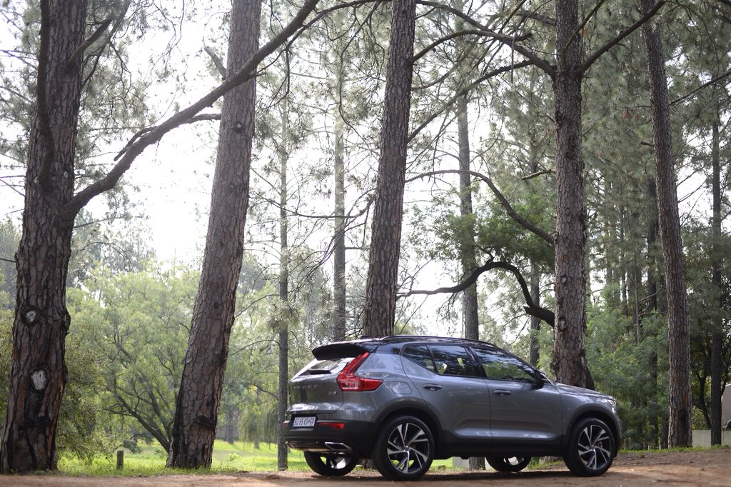 BITEMarketingRS's tweet photo. First rotation of the new Volvo XC40 media launch done and dusted. There was a crane involved, exceptional views and a phenomenal car! #VolvoXC40 #TeamBITE @PandaBombMedia @StacyMagid @KortKnee @Calvin_Fisher @VolvoCar_SA https://t.co/3tcN5YKgwi