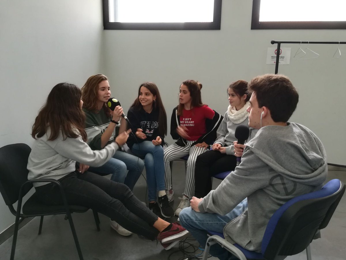 Aquí pots escoltar el podcast del <a href="/sonaencatala/">Sona en català</a> d'ahir. Dues amb hores amb tota la informació de la música feta en català. Entrevista al <a href="/GrupMacedonia/">Macedònia</a>, <a href="/lausanaoficial/">LAUSANA</a>, <a href="/joandausa/">Joan Dausà</a>, @soclaiaia, llibres musicals per #SantJordi i molt més! radiosilenci.cat/#/programs/son… #laGarriga