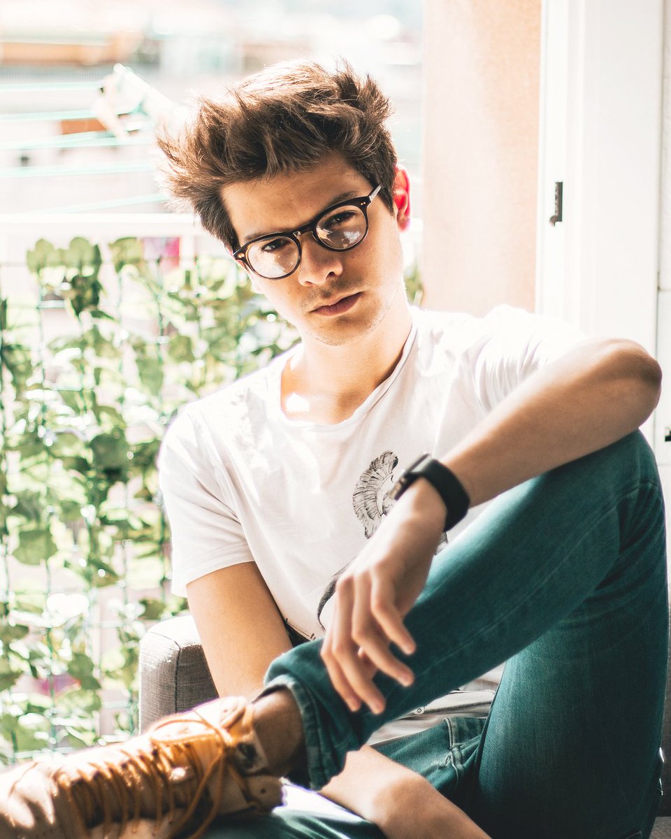 opticalcenter's tweet photo. On adore !
👓
@leoduffoff a choisi une paire de lunettes tendance de la marque #Lukkas.
https://t.co/PCbm0A1N34 #JamaisSansMesLunettes #vision #vue # https://t.co/CLhshei1lg