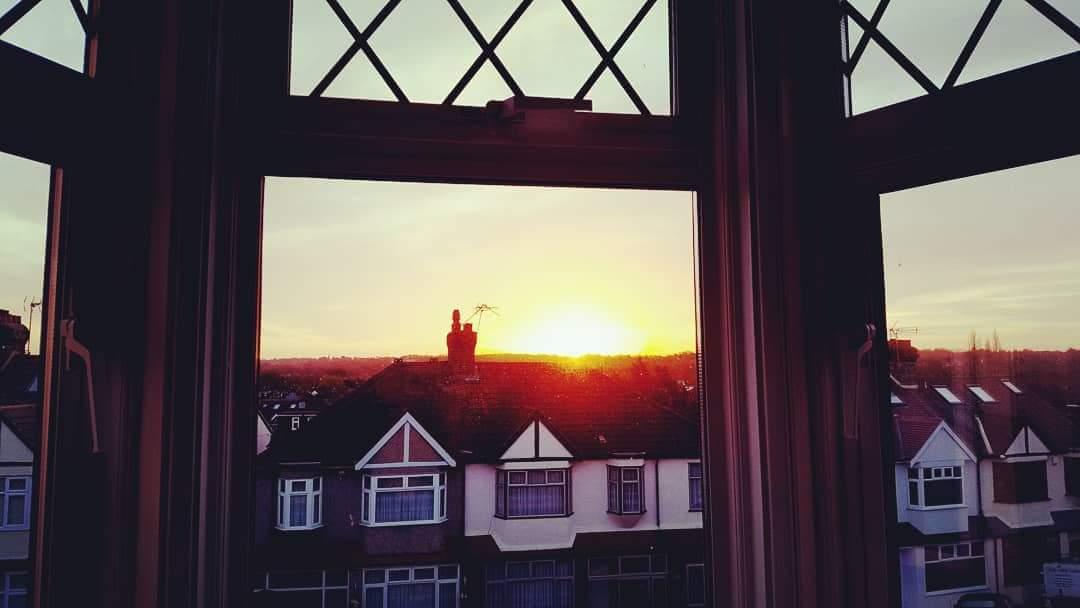 TaraWhitFit's tweet photo. If I must leave the house at 6am at least the sun is out of bed too #spring

#fitness #workout #health #healthyeating #fitgirl #fitpro #recipe #diet #healthyliving #fitspo #circuit #fitfam #onlinefitness #healthyyouplanonline #vitalitynotvanity #personaltrainer #ilovefood https://t.co/Lqkbkd3BtO