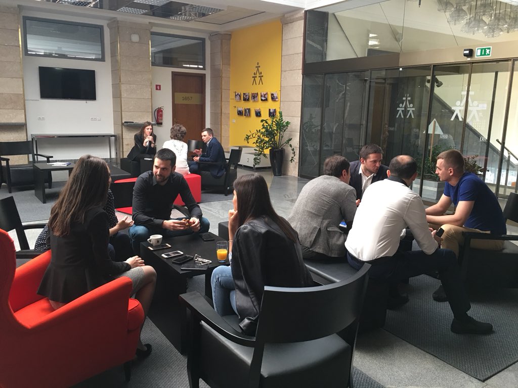 z_dijana's tweet image. We are learning from countries’ experience: Flat rates, abolishment od TEs, VAT threshold, #CEFlearning  @CEF_Ljubljana @Financien @Belastingdienst Thank you Tanja and Branko from Montenegro, Carmen and Ioana from Romania, Omer from Turkey, Alex and Dmytro from Ukraine