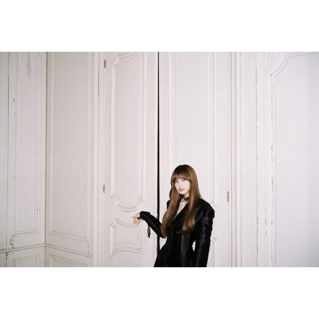 lalisagram_'s tweet photo. 180418 |  #BLACKPINK #LISA
 #블랙핑크 #리사 🖤💚🖤 https://t.co/Xm0aDzQjyL