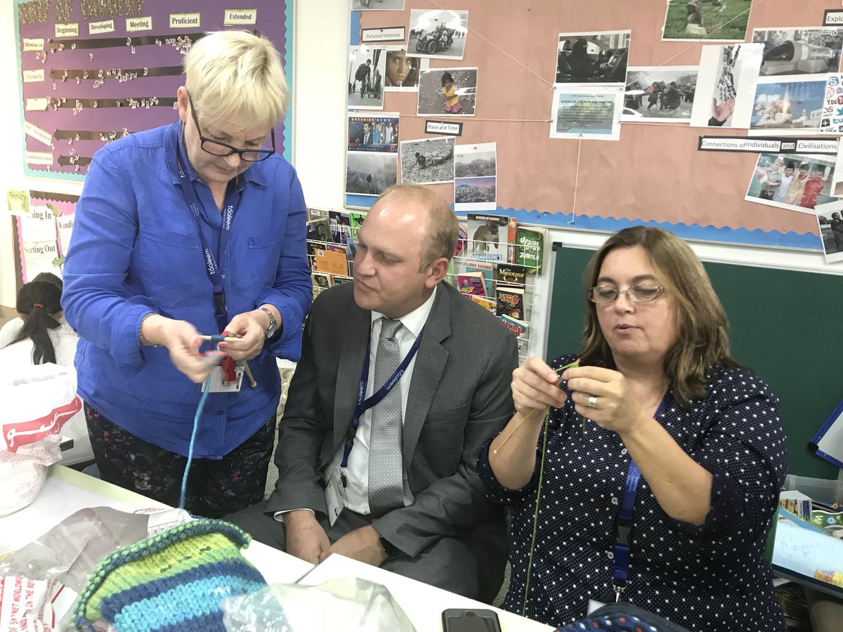 GCSPYPG5's tweet image. Knitting frenzy in Gr5 for #GCS2018PYPExhibition Even our leaders are hooked! @Jane_Gaughan @MrJamiePlunkett @JillShadboltGCS @rags2richesuae @GCSchoolDubai #behappybegcs