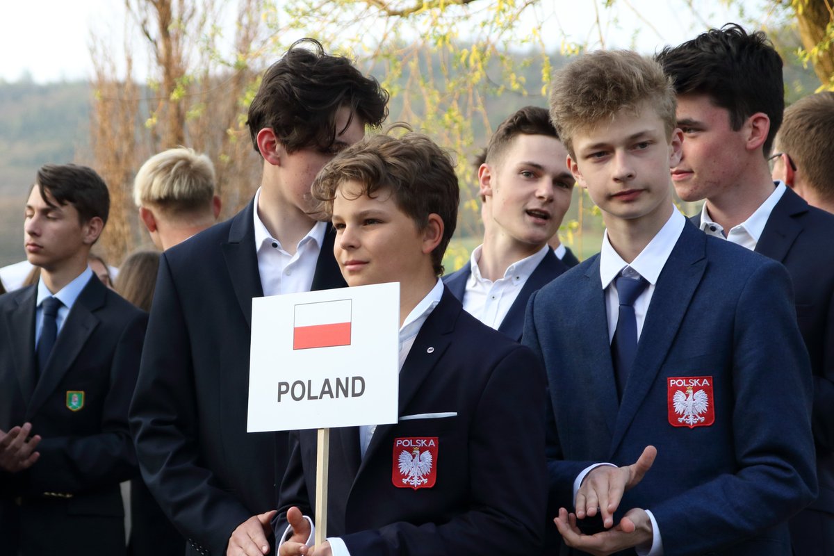 Rozpoczął sie #EOHT2018 na polu <a href="/GOLF_KASKADA/">GOLF RESORT KASKÁDA</a>. Dziś format stroke play. Jako pierwszy z Polaków wystartował Tymiński (10:30). Pozostali zawodnicy: Gamba (10:50), Wadowski (11:00), Modrzejewski (11:30), Jankowski (11:50), Bogusz (12:10). Trzymamy kciuki! 🔥🇵🇱 #polishgolfteam