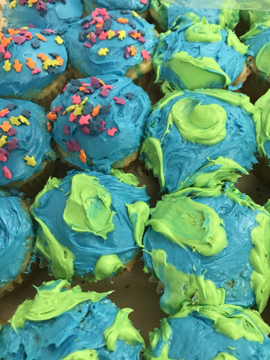 OHSenviro's tweet photo. Support our Earth Day OHS Courtyard Cleanup - everything’s $1 - today and Friday - room 1511 or before/after school in front of the showcase! #OHSEnviroClub #OHSBraves #proudtobebrave #EarthDay #EarthMonth https://t.co/E4XxSqlhve