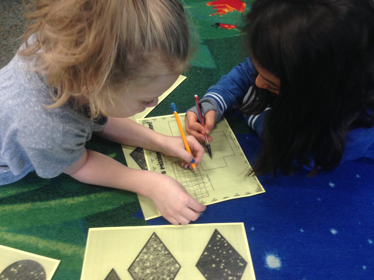 RBJayhawk74's tweet photo. Teamwork+problem solving=Success.  Thanks Robyn Holsman for sharing a Breakout Activity.  #problemsolving#rberoadrunner#Centersd https://t.co/1yo8UjGGKS