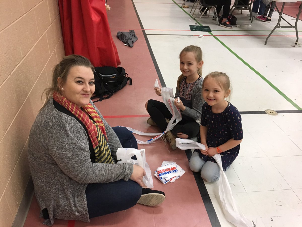 castlered2's tweet photo. Our first QE Plarn Party was such a success!!! Thank you to all the families, staff and students who came out. So proud of our caring QEPS family.❤️

@QEPSKnights https://t.co/9j77mA0CTj