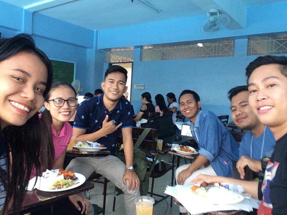 carlolabell's tweet photo. Nahuman ra jud ang 3-day training! With these people, I actively worked with, congrats! #TeamOrion #teacherlife #INSET2018
crdts: Sir Roed π https://t.co/rcT3KCI4s8