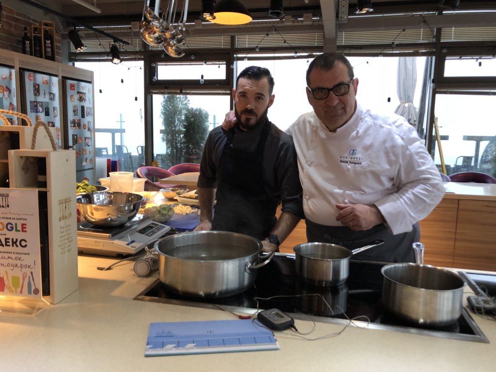 RaingeardP's tweet photo. Master mass à culinaryon A Moscou avec la délégation côté d’azur france https://t.co/lnGmOC9vt8