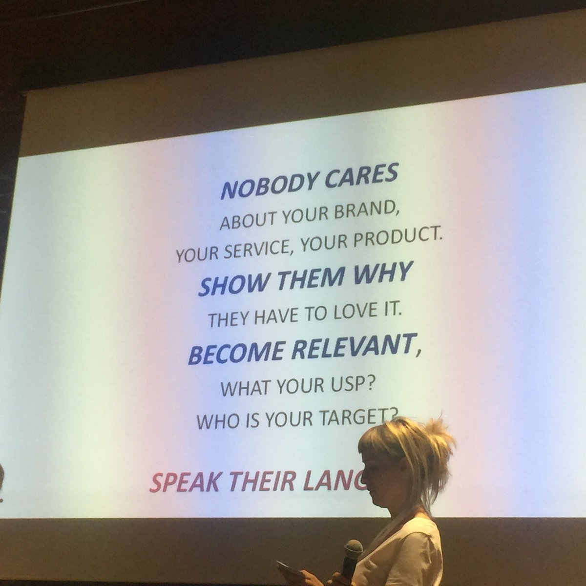 RonnyDecuyper's tweet photo. Zo hoort communicatie te zijn naar de klant en de burger #DTC18 #optipol #changepol #anderspol @mamavanvijf @Irenders79 “If your grandmother doesn’t understand it, stop” @NeefsPaul #results https://t.co/bUO1QSd5Uk