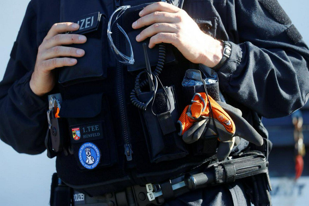 Reuters's tweet photo. German police crack down on suspected Thai prostitution ring https://t.co/2cL0ZxBG47 https://t.co/FJbhpTcmAF