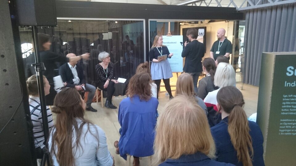 smith_dk's tweet photo. Bæredygtigt byggeri nu og i fremtiden. Præsentationer fra #vinterakademi 2018 og dialog med fagpanel på @Building_Green_ i Aarhus https://t.co/OT7D9NPLW6