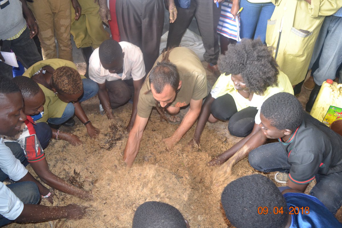 RucidCollege's tweet photo. RUCID Organic Agriculture training college is reviving hope for Africa's Green revolution through training communities and youth in innovative use of bio-fertilizers and 
production facilitated by Juanfran Lopez from Ragmans Lane Farm.
#Biofertilizer #regenerativeagriculture https://t.co/8BrpIebOqn