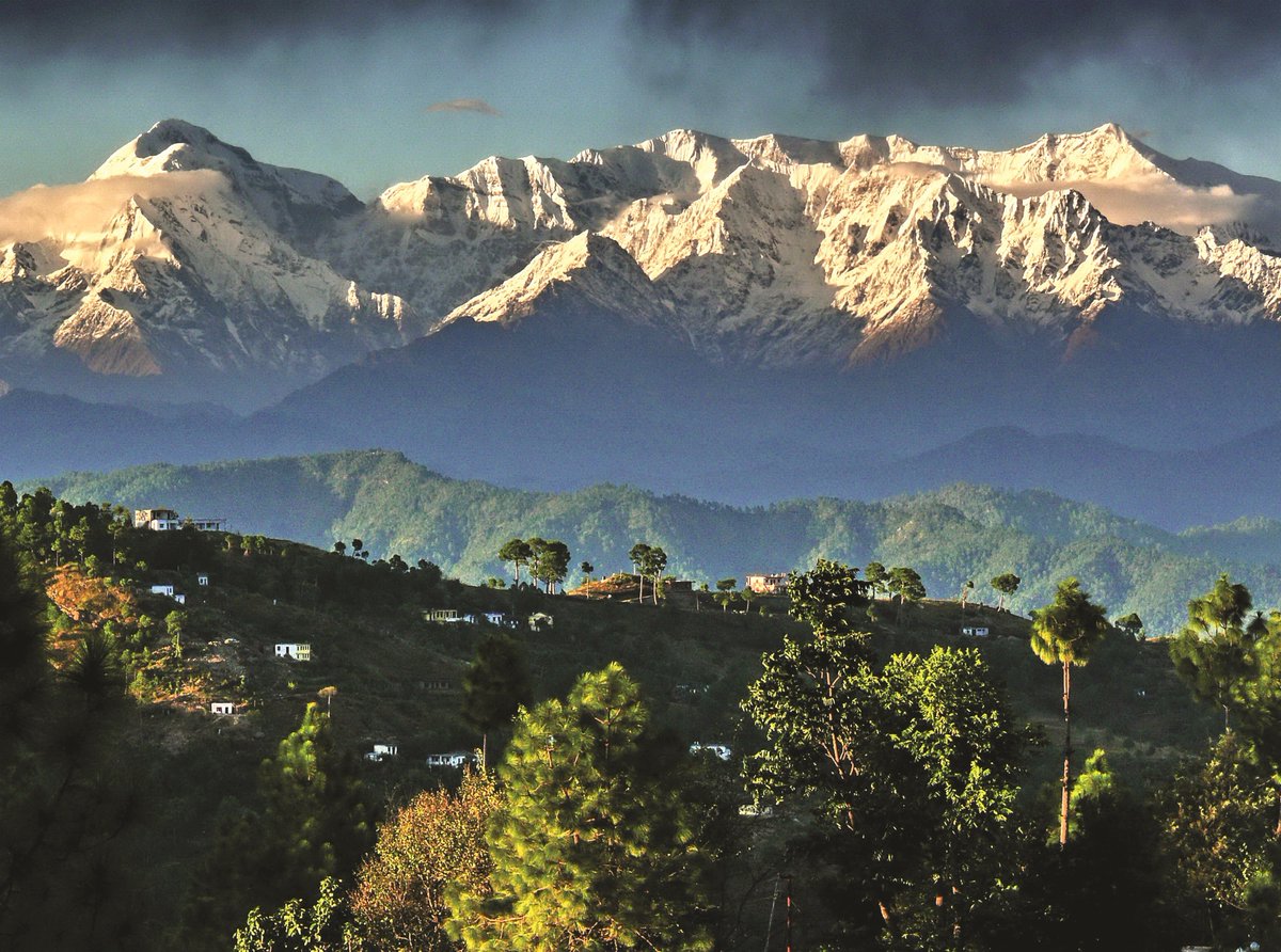 AsianWildlife's tweet photo. #himalayas #pangot 
#sattal #corbett 
#north_india_birding_tours #himalayantreks #_snowcappedmountains
There is an irresistible force that sways you the moment you lay your eyes on these snow-capped mountains
+91-9266519519, info@asianadventures.in, https://t.co/cXz5aes6aC https://t.co/TNEvaxtb2x