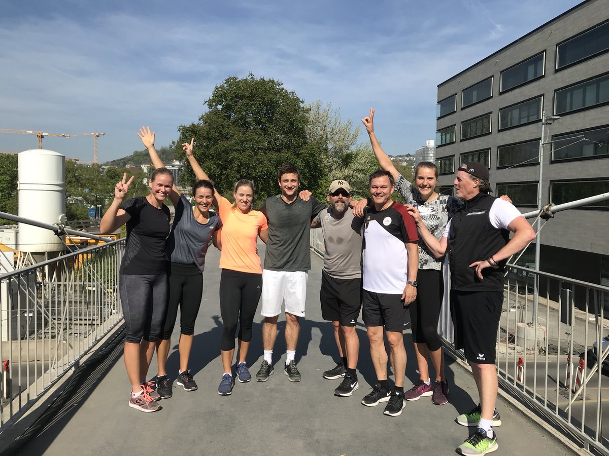 BarbaraRittner's tweet photo. Morning run💪...not alone this time🇩🇪...@AngeliqueKerber @Maria_Tatjana @Annagroenefeld @Antonia_Lottner @DidiWolter @DirkDier #Mike&amp;Basti https://t.co/oOL5U8V2Et